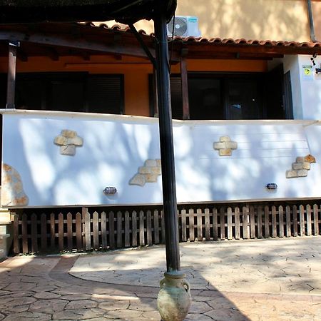 Ferienwohnung The Garden House Fco, Self Check In And Free Private Parking Fiumicino Exterior foto