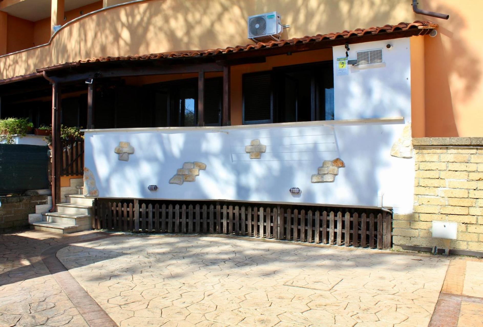 Ferienwohnung The Garden House Fco, Self Check In And Free Private Parking Fiumicino Exterior foto